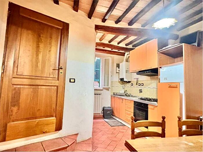 Appartamento trilocale in affitto in Via dei Ciechi, Centro Storico, Perugia