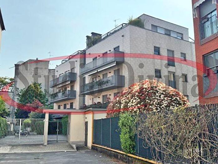 Appartamento trilocale in affitto in Via Giuseppe De Notaris, Ponte Nuovo, Milano