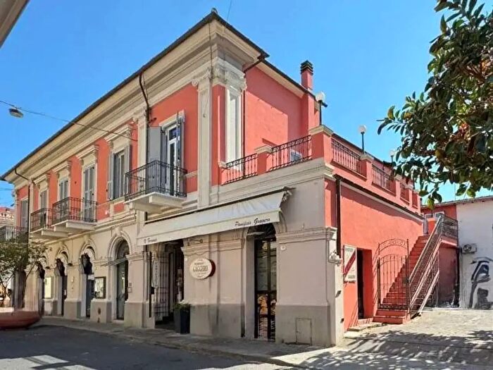 Appartamento con 6 locali in vendita in Diano Marina