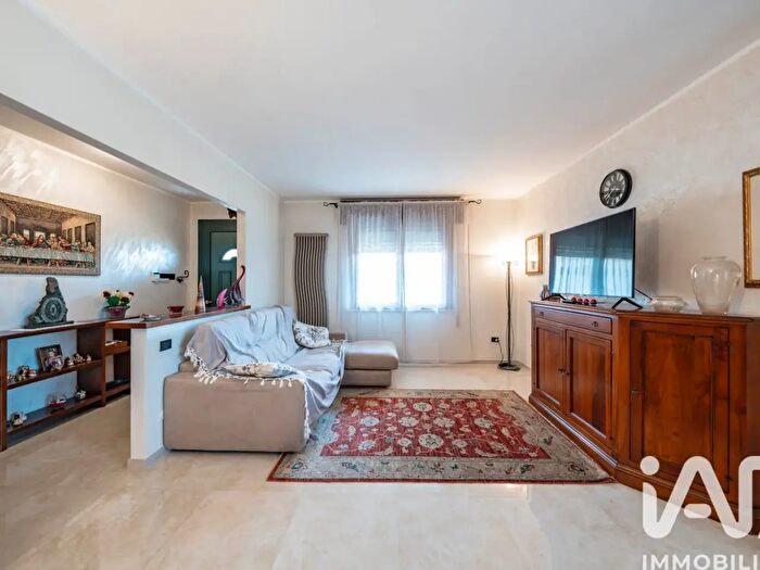 Appartamento con 5 locali in vendita in Via Giacomo Matteotti, Frassinelle Polesine
