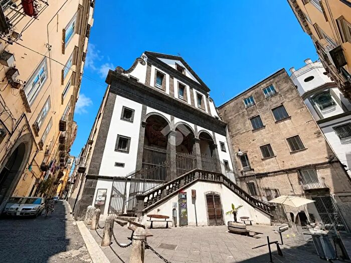 Appartamento trilocale in vendita in Vico San Gaudioso, Napoli