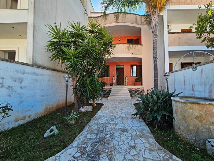 Casa con 5 locali in vendita in Via Ancona, Calimera