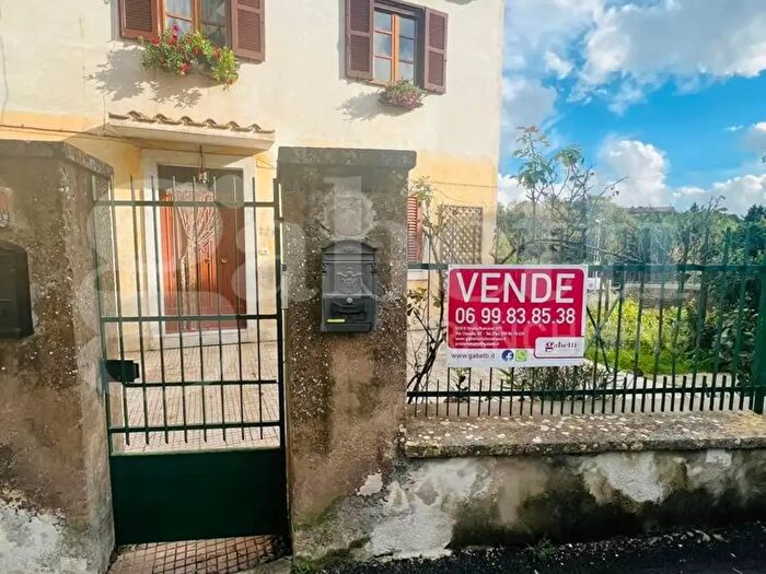 Appartamento con 5 locali in vendita in Via Sottocantine, Oriolo Romano