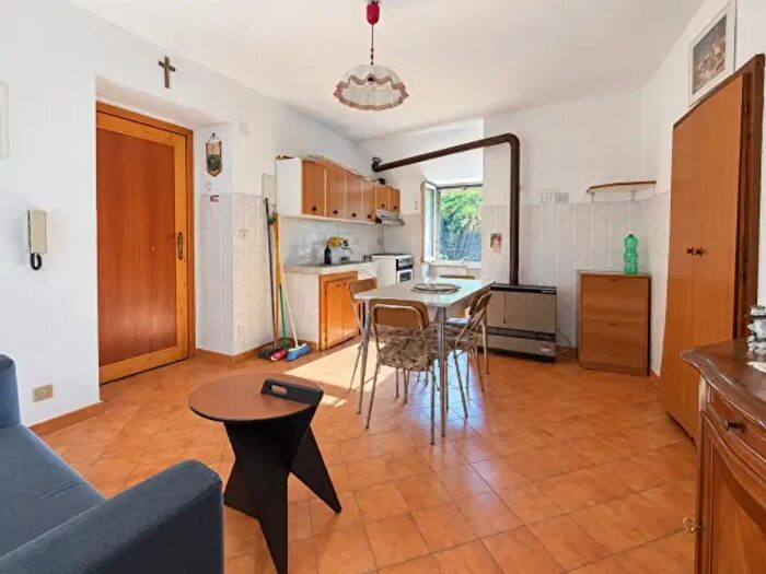 Appartamento bilocale in vendita in Via Parasio, Varazze