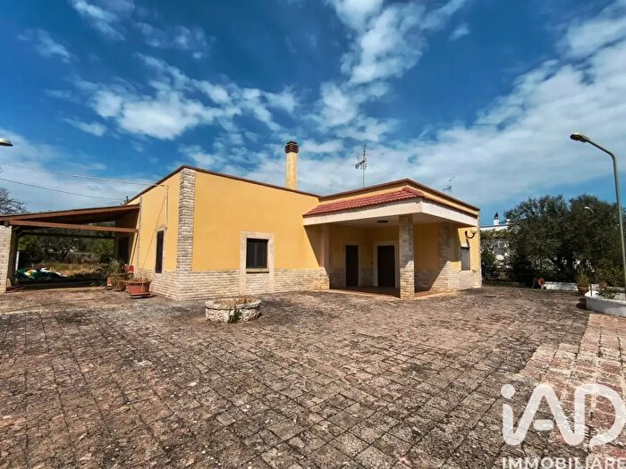 Casa con 8 locali in vendita in Strada Comunale Pozzo Priore, Putignano
