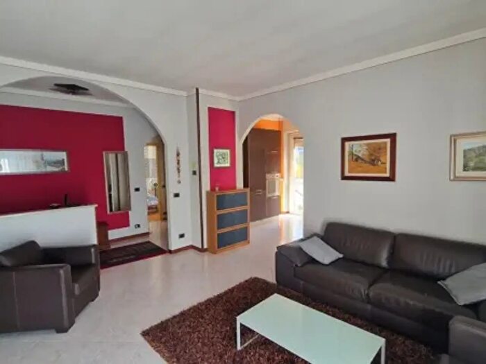 Appartamento trilocale in vendita in Via Monte Grappa, Omegna