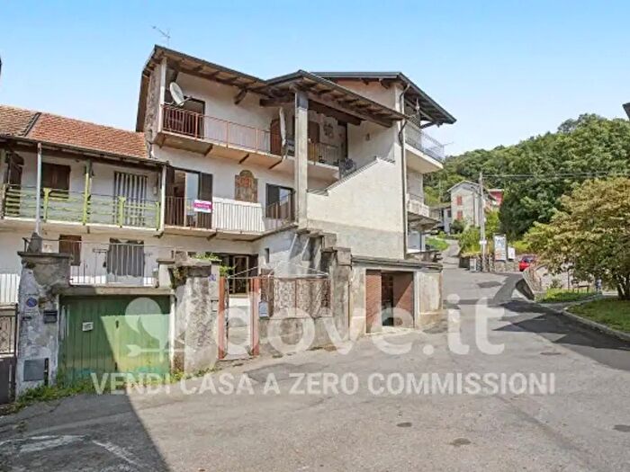 Appartamento quadrilocale in vendita in Via Roggiolo, Luino