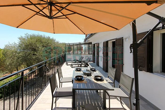 Casa quadrilocale in vendita in Via Don Luigi Orengo, Imperia