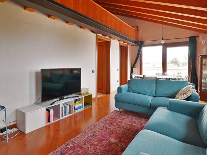 Appartamento trilocale in affitto in Strada del Mozzato, San Zeno, Treviso