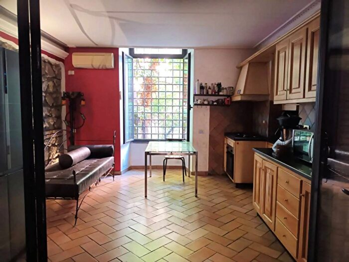 Appartamento trilocale in vendita in Via Antonio Serra Roma, Roma