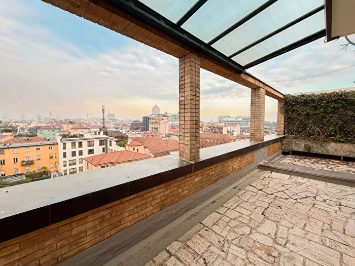 Appartamento trilocale in affitto in Milano