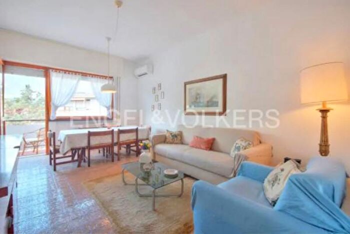 Appartamento trilocale in vendita in Via Tito Speri, Rapallo