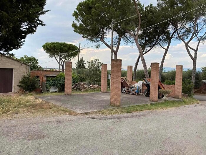 Casa bilocale in vendita in Castiglione Del Lago