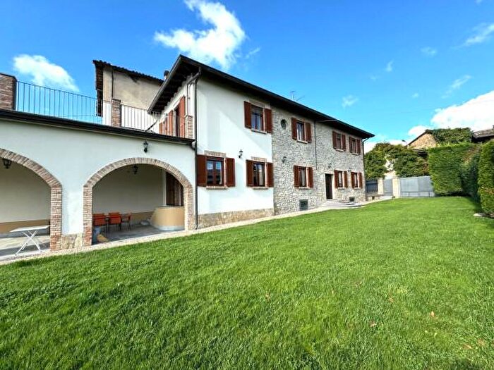 Casa con 6 locali in vendita in Via Baroselli, Godiasco Salice Terme