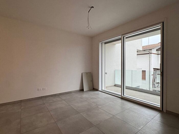 Appartamento quadrilocale in affitto in Via Cavallotti, Cento Paese, Cento