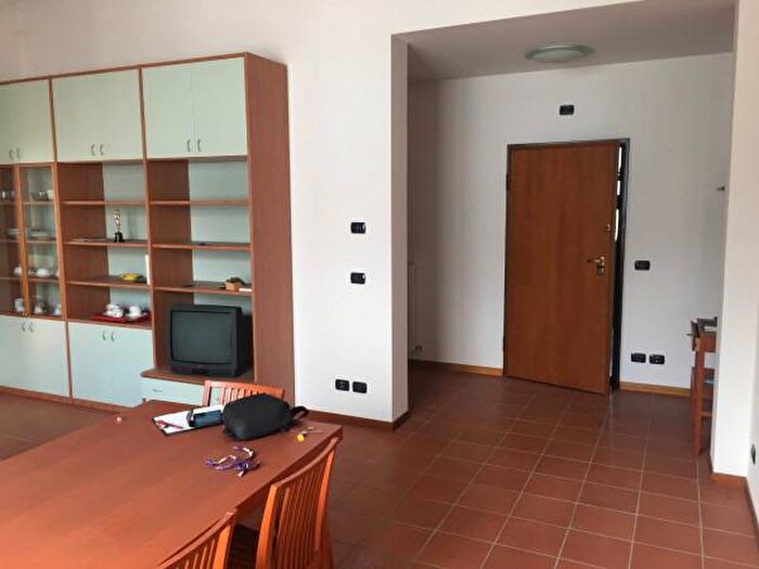 Appartamento con 6 locali in vendita in Via Trento Trieste, Poggio Rusco