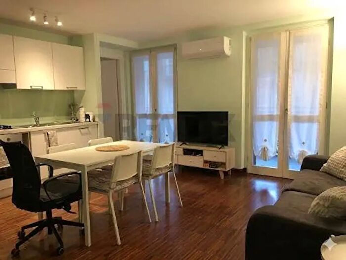 Appartamento bilocale in affitto in Via Catone, Milano