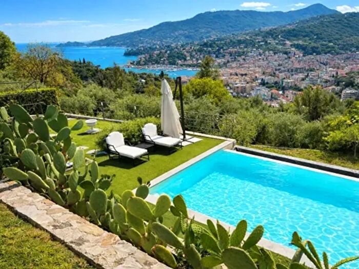 Casa con 6 locali in affitto in Salita Montallegro, Rapallo