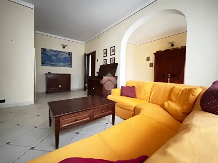 Appartamento con 5 locali in vendita in Via Stefano Canzio, Novi Ligure