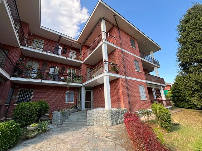 Appartamento trilocale in vendita in Via Nino Costa, Poirino