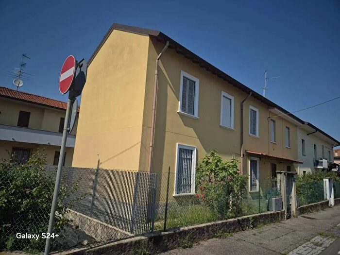 Appartamento trilocale in vendita in Via Verdi, BovisioMasciago