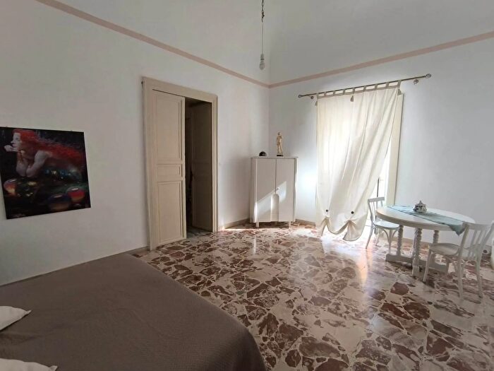 Appartamento con 5 locali in vendita in Via Molinari Sciacca, Sciacca