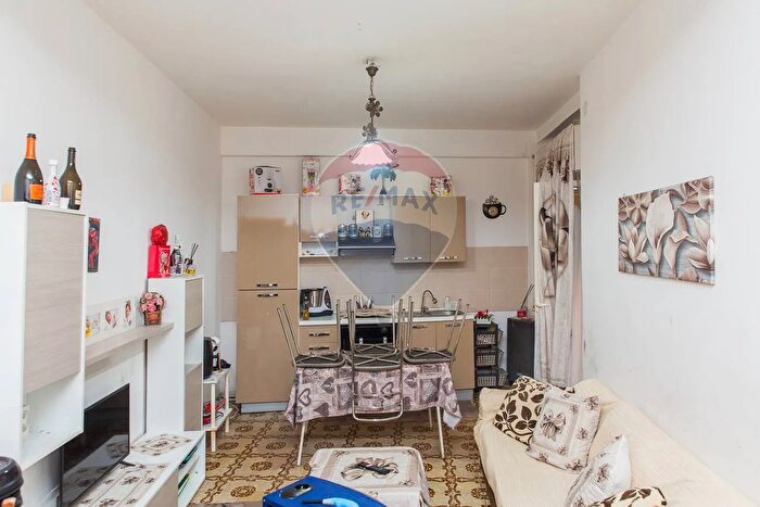 Appartamento con 7 locali in vendita in Via Vittorio Emanuele, Adrano