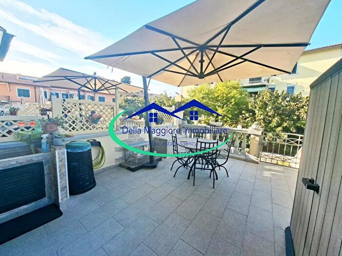 Casa con 6 locali in vendita in Livorno