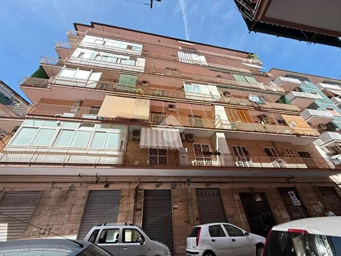 Appartamento trilocale in vendita in Traversa I Fosso del Lupo, Napoli