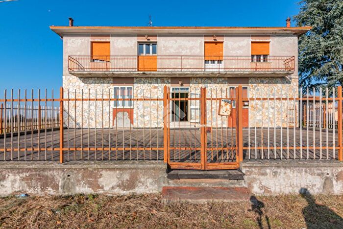 Casa con 15 locali in vendita in Via Giuseppe Fabbri, Ferrara