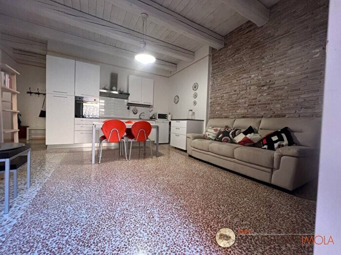 Appartamento bilocale in affitto in Nino Bixio, Centro Storico, Imola