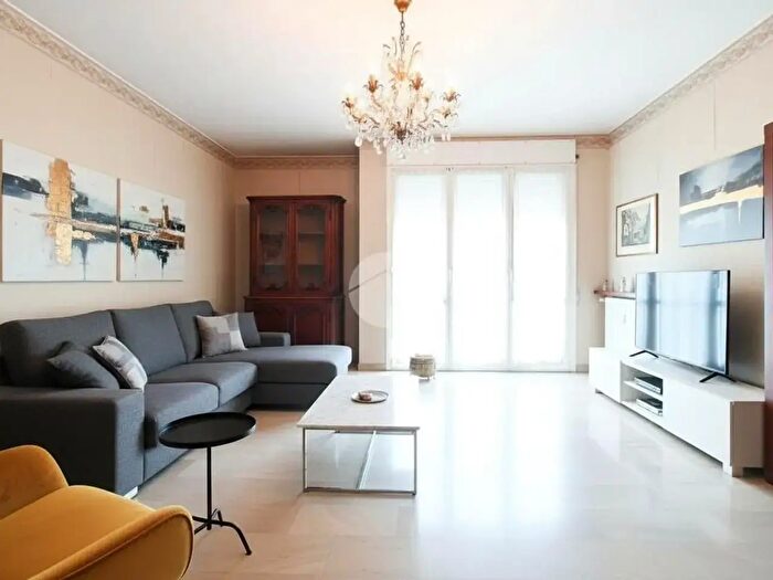 Appartamento trilocale in vendita in Via Gian Rinaldo Carli, Milano