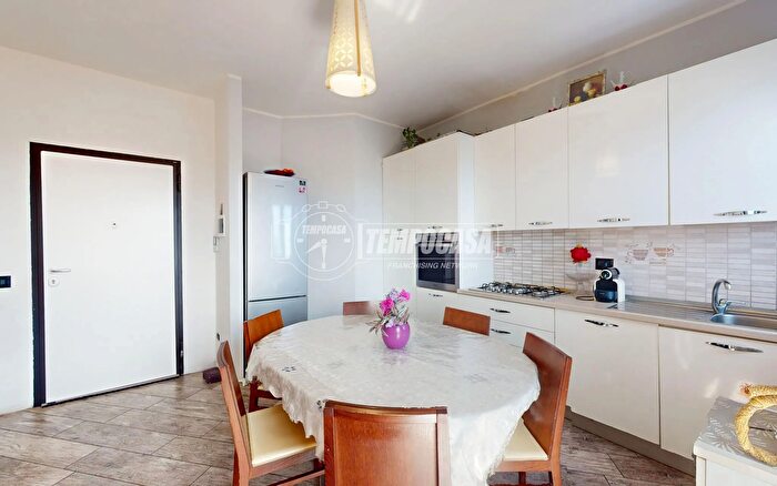 Appartamento bilocale in vendita in Via Claudio Cesana, Carate Brianza