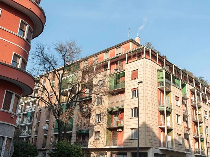 Appartamento trilocale in affitto in Via Vespri Siciliani, Piazza Napoli, Milano