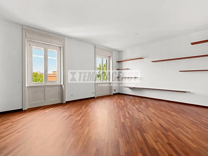 Appartamento quadrilocale in vendita in Via Giovanni Pascoli, Milano