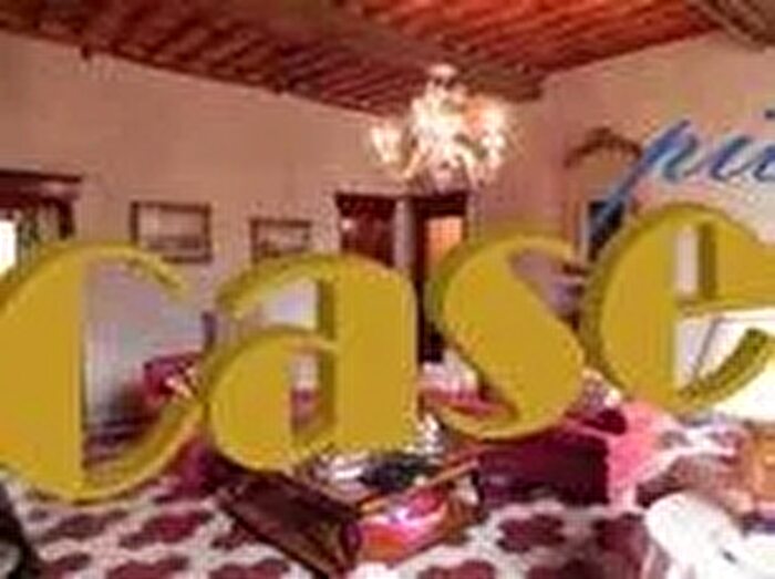 Appartamento con 10 locali in vendita in Camaiore