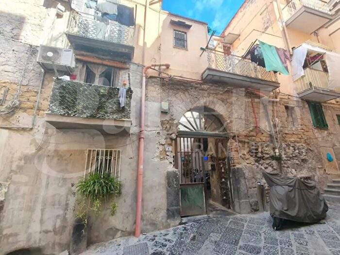 Appartamento trilocale in vendita in Vico Ritiro, Portici