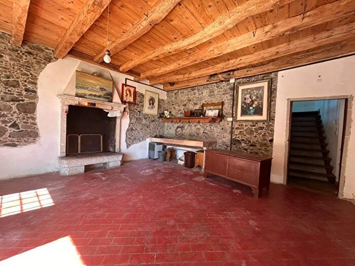 Casa con 6 locali in vendita in Via Cecchetti, Brogliano