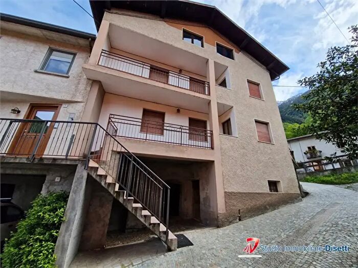 Casa con 6 locali in vendita in Via Pradella, Sonico