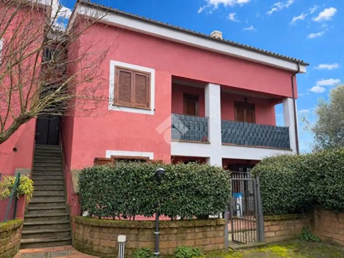 Appartamento bilocale in vendita in Via Lambruschina Sud, Stimigliano