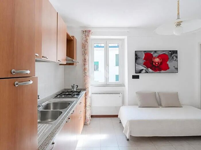 Appartamento bilocale in vendita in Via Francesco Carlo Pellegrini, Livorno