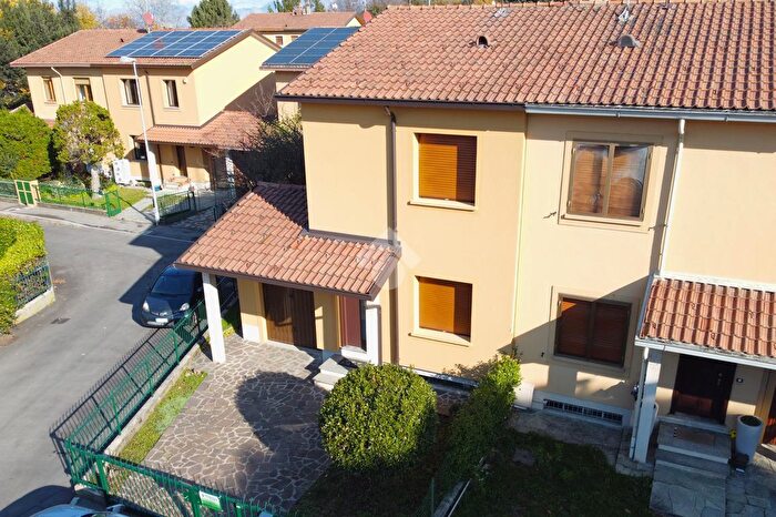 Casa trilocale in vendita in Via dellOlmo, Barzano