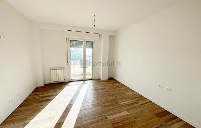 Appartamento con 6 locali in vendita in Via Pesce, Genova