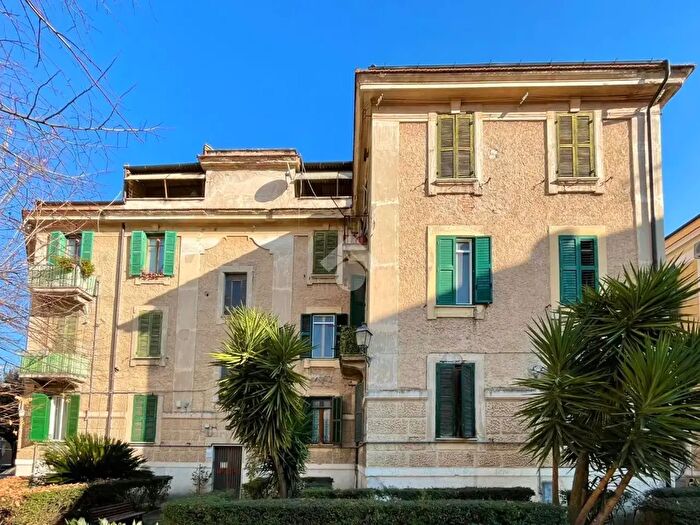 Appartamento trilocale in vendita in Via Dalmazia, Cosenza