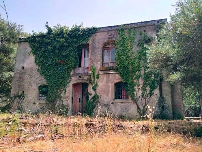 Casa con 6 locali in vendita in Via Marconi, Castiglione Di Sicilia
