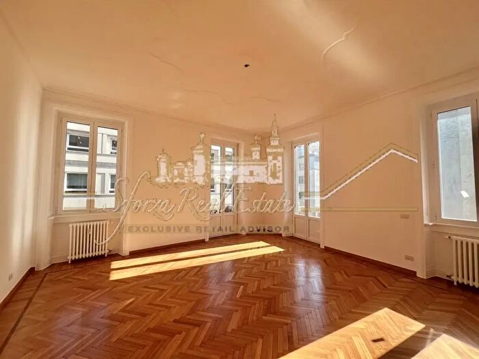 Appartamento con 6 locali in affitto in PZza S Maria Beltrade, Milano