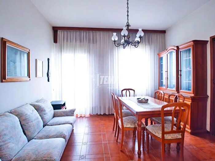 Casa con 5 locali in vendita in Trecate