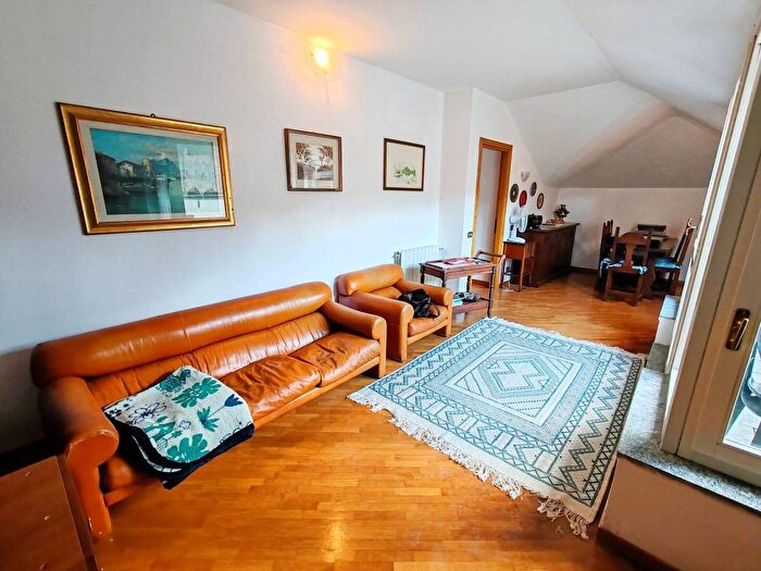 Casa trilocale in affitto in Via per Gignese, Stresa
