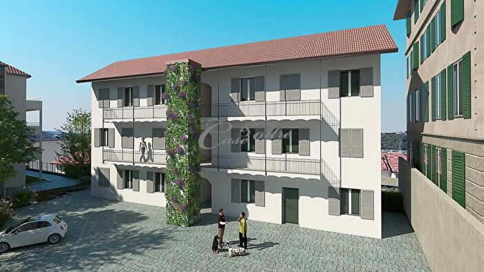 Appartamento trilocale in vendita in Via Papa Giovanni XXIII, Carimate