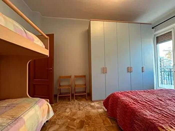 Appartamento trilocale in affitto in Via Milano, Centro, Diano Marina